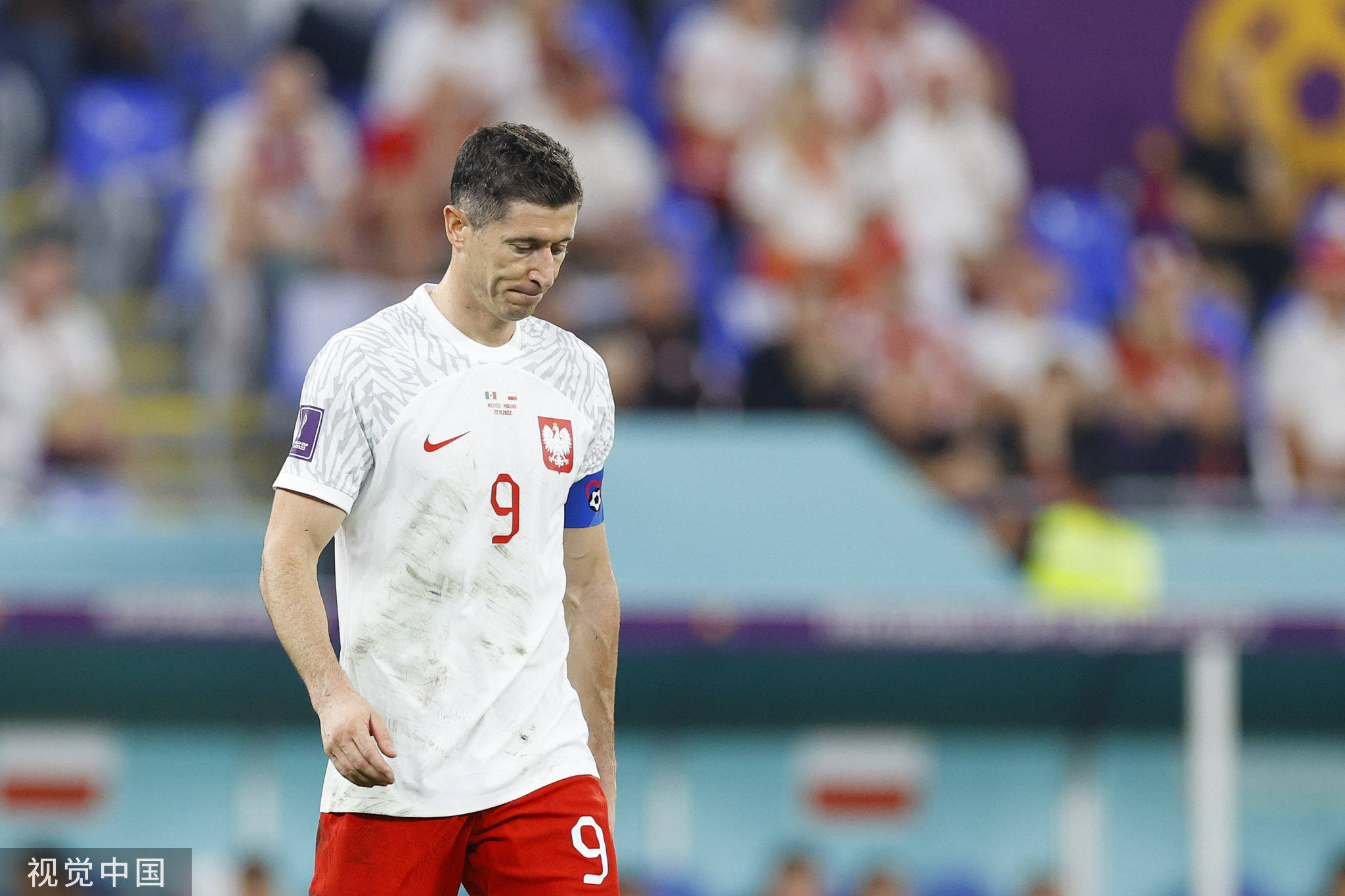 ayx爱游戏在线登录-莱万多夫斯基在IG比赛中表现优异，锐不可当引发热议！比赛高潮迭起-ayx爱游戏在线登录